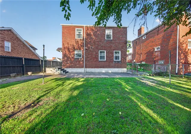 Photo 4 of Single family home for sale at 1616 Rutherford Ave, Beechview, PA 15216 | MLS# 1772684 | Listing updated on 2026-09-13