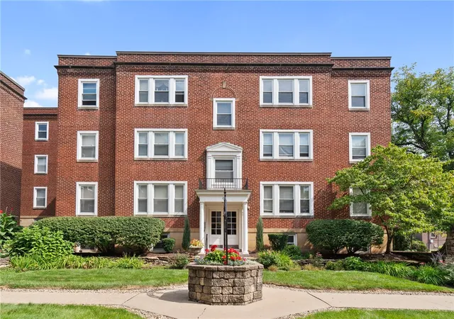 Photo 1 of Condo for sale at 722 Wisteria Ave #G6, Mt Lebanon, PA 15228 | MLS# 1772721 | Listing updated on 2026-09-05