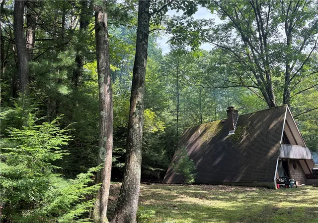 Photo 4 of Sale Pending at 40 Beechwood Ln, Brookville, PA 15825 | MLS# 1772730 | Listing updated on 2026-09-28