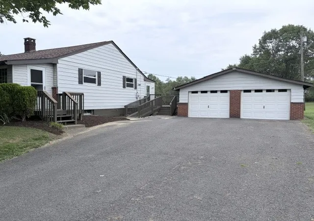 Photo 3 of Single family home for sale at 315 Stoughton Rd, Slippery Rock Twp, PA 16057 | MLS# 1772722 | Listing updated on 2026-09-19