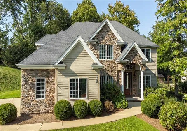 Photo 2 of Single family home for sale at 824 Mount Pleasant Rd, Pine Twp, PA 16046 | MLS# 1770805 | Listing updated on 2026-09-20