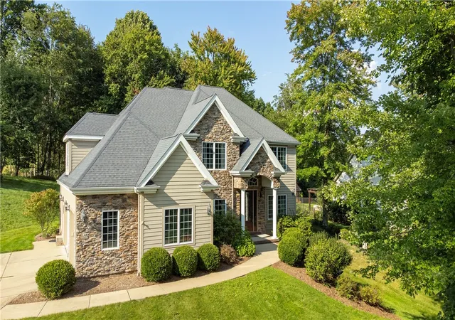 Photo 3 of Single family home for sale at 824 Mount Pleasant Rd, Pine Twp, PA 16046 | MLS# 1770805 | Listing updated on 2026-09-20