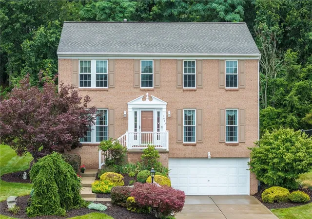 Photo 2 of Sale Pending at 1033 Robinwood Dr, South Park, PA 15129 | MLS# 1772731 | Listing updated on 2026-09-09
