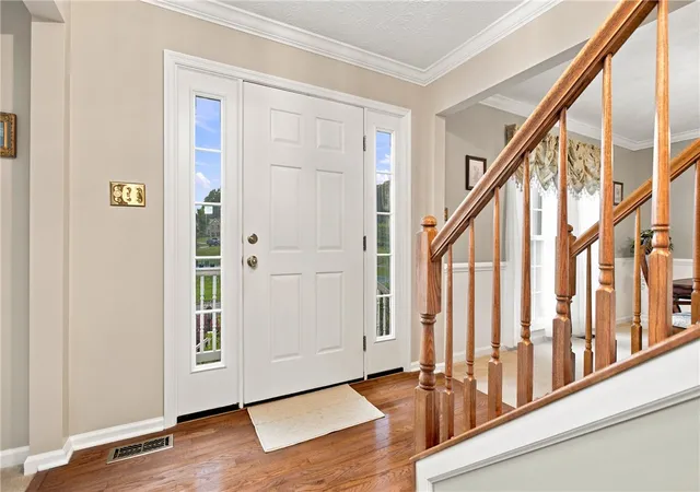 Photo 3 of Sale Pending at 1033 Robinwood Dr, South Park, PA 15129 | MLS# 1772731 | Listing updated on 2026-09-09