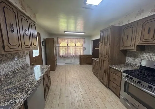 Photo 4 of Single family home for sale at 108 Mobert Dr, Rostraver, PA 15012 | MLS# 1772675 | Listing updated on 2026-09-03