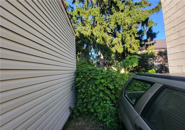 Photo 3 of Single family home for sale at 1023 Raspberry St, Erie City, PA 16502 | MLS# 1772454 | Listing updated on 2026-09-30