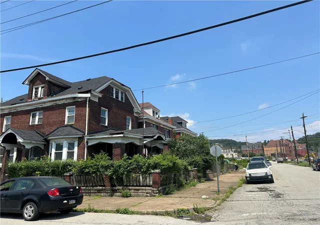 Photo 3 of Sale Pending at 101 8th Street, Braddock, PA 15104 | MLS# 1772765 | Listing updated on 2026-09-10