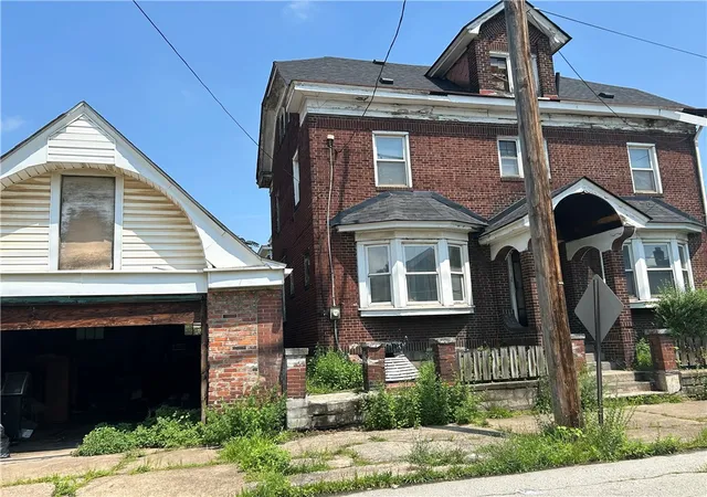 Photo 3 of Sale Pending at 101 8th Street, Braddock, PA 15104 | MLS# 1772765 | Listing updated on 2026-09-10