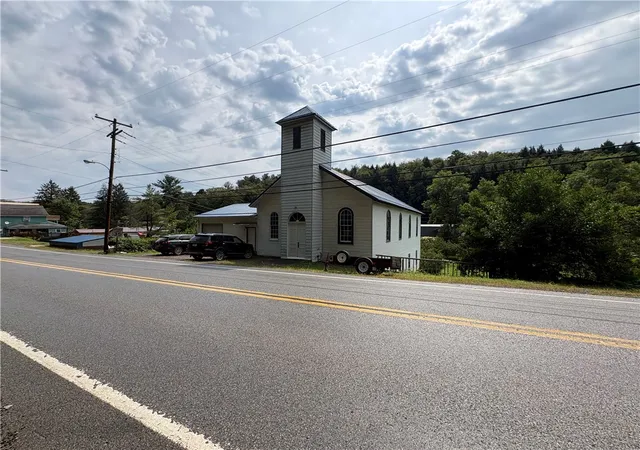 Photo 2 of Single family home for sale at 136 Main St, Punxsutawney Area School District, PA 15711 | MLS# 1772764 | Listing updated on 2026-10-02