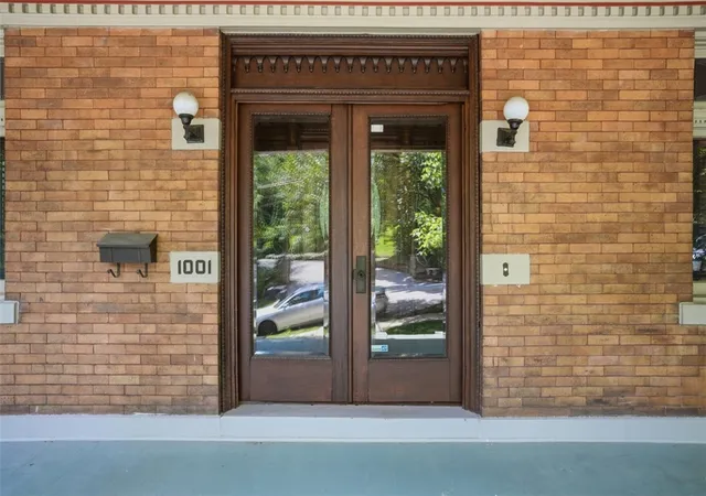 Photo 2 of Single family home for sale at 1001 Heberton St, Highland Park, PA 15206 | MLS# 1772763 | Listing updated on 2026-09-02