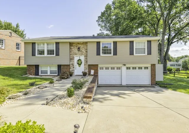 Photo 1 of Single family home for sale at 127 W Fair Meadows Dr, North Strabane, PA 15317 | MLS# 1772774 | Listing updated on 2026-09-23