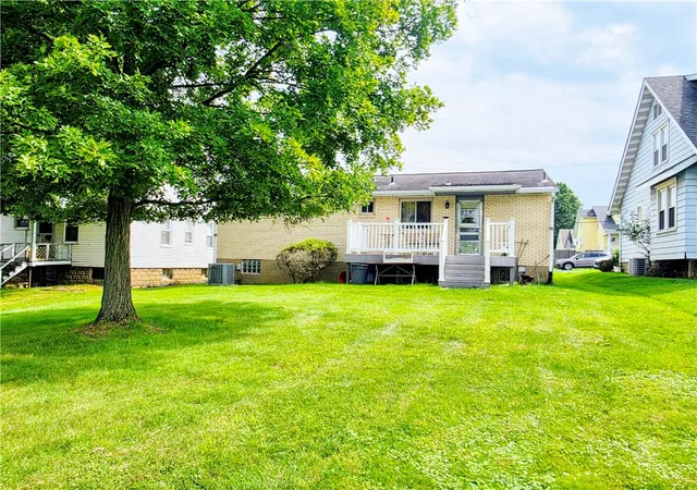 Photo 2 of Single family home for sale at 824 6th Street, Verona, PA 15147 | MLS# 1772776 | Listing updated on 2026-10-19
