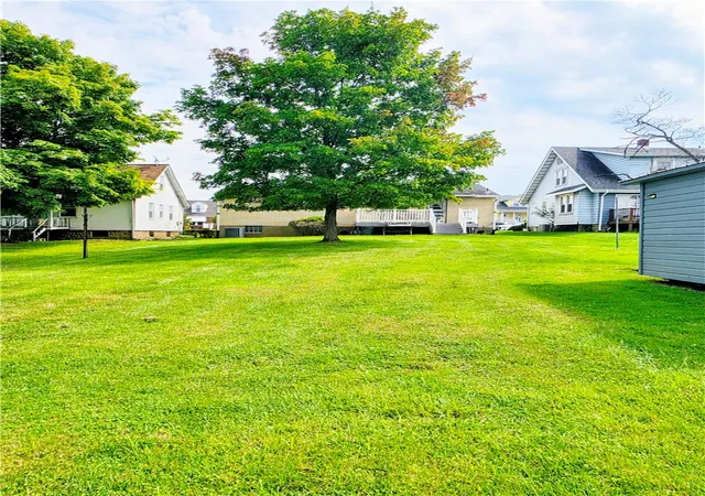 Photo 3 of Single family home for sale at 824 6th Street, Verona, PA 15147 | MLS# 1772776 | Listing updated on 2026-10-19