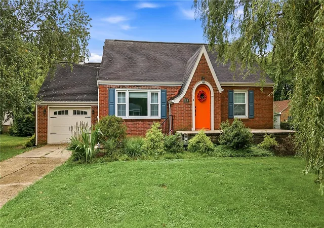 Photo 1 of Single family home for sale at 17 W Oakwood Way, Neshannock Twp, PA 16105 | MLS# 1772752 | Listing updated on 2026-09-09
