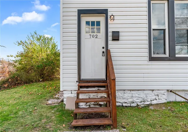 Photo 2 of Single family home for sale at 702 E 19th Avenue, Munhall, PA 15120 | MLS# 1772801 | Listing updated on 2026-09-03