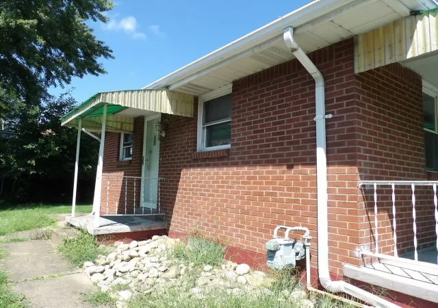Photo 3 of Single family home for sale at 212 Scott St, Speers Boro, PA 15022 | MLS# 1772811 | Listing updated on 2026-09-03