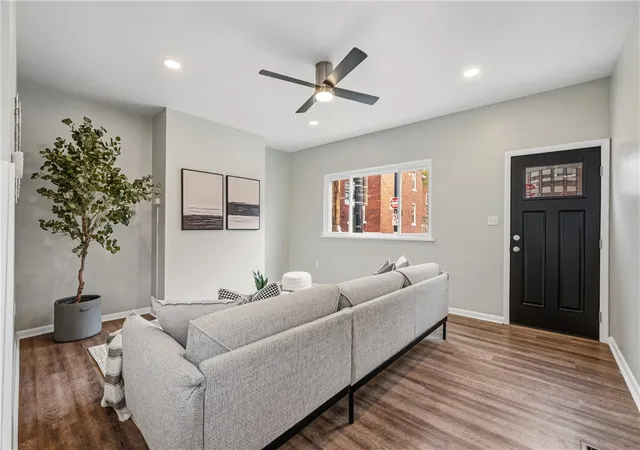 Photo 3 of Single family home for sale at 4542 Friendship Ave, Bloomfield, PA 15224 | MLS# 1772786 | Listing updated on 2026-09-04