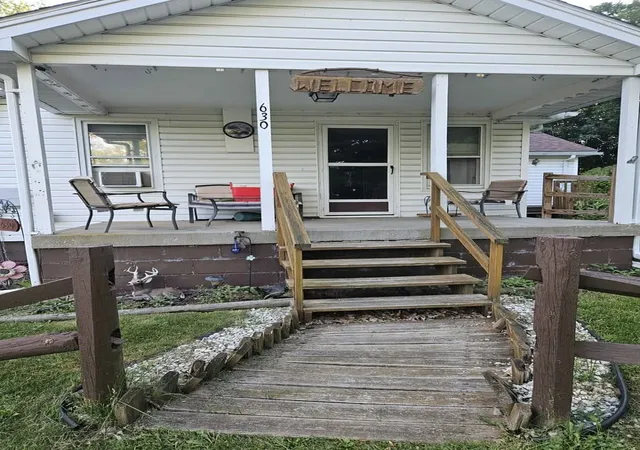 Photo 2 of Single family home for sale at 830 Railroad St, Clarion, PA 16214 | MLS# 1772822 | Listing updated on 2026-09-15