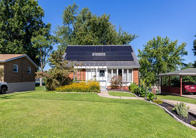 Photo 1 of Single family home for sale at 486 Lindsay Rd, Scott Twp, PA 15106 | MLS# 1772837 | Listing updated on 2026-09-12