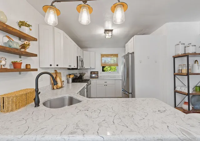 Photo 3 of Single family home for sale at 486 Lindsay Rd, Scott Twp, PA 15106 | MLS# 1772837 | Listing updated on 2026-09-12