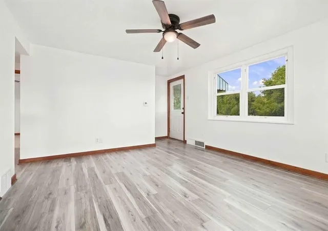 Photo 3 of Single family home for sale at 1376 Peterson Dr, Jefferson Hills, PA 15025 | MLS# 1772840 | Listing updated on 2026-09-30
