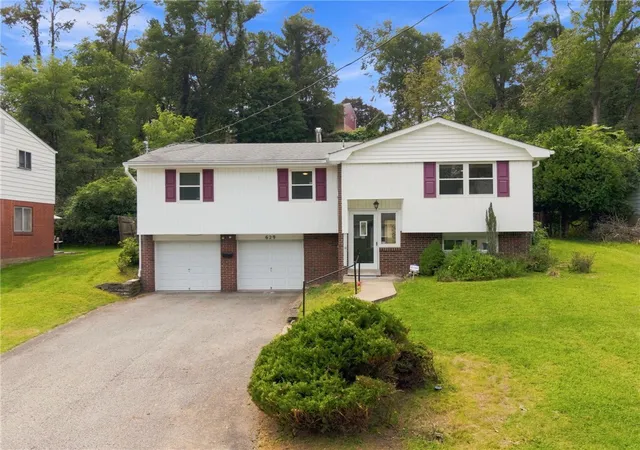 Photo 2 of Single family home for sale at 629 National Dr, Penn Hills, PA 15235 | MLS# 1772831 | Listing updated on 2026-09-23
