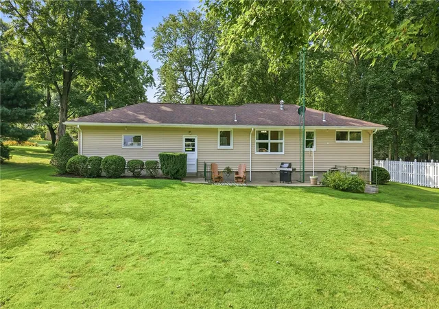 Photo 3 of Single family home for sale at 3595 Ridgewood Dr, Hermitage, PA 16148 | MLS# 1772317 | Listing updated on 2026-09-05