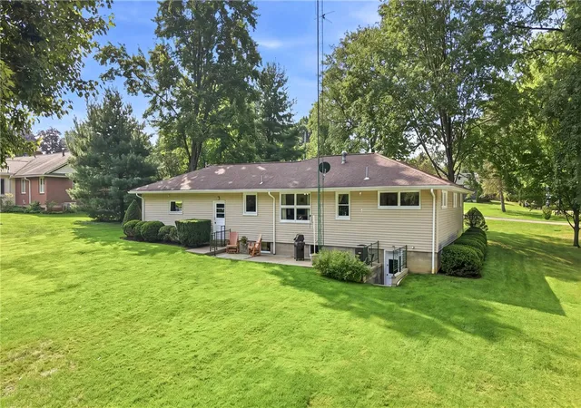 Photo 4 of Single family home for sale at 3595 Ridgewood Dr, Hermitage, PA 16148 | MLS# 1772317 | Listing updated on 2026-09-05