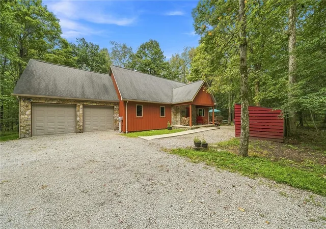 Photo 1 of Single family home for sale at 818 Camp Run Rd, Donegal, PA 15646 | MLS# 1772340 | Listing updated on 2026-09-09