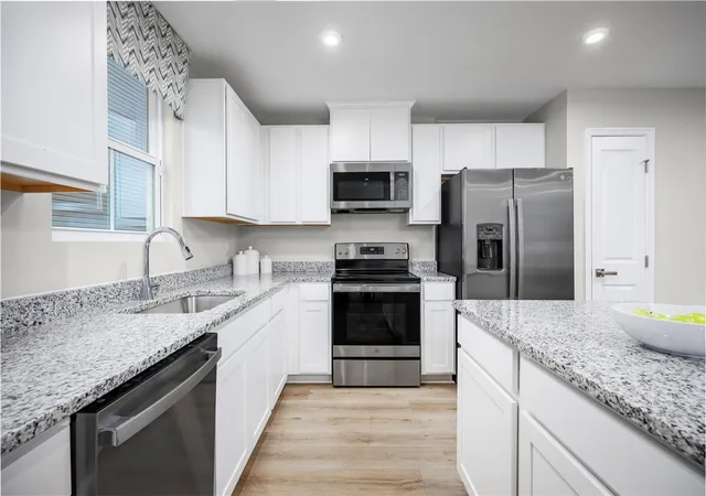 Photo 2 of Single family home for sale at 168 White Oak Dr, Forward Twp, PA 16033 | MLS# 1772858 | Listing updated on 2026-09-03
