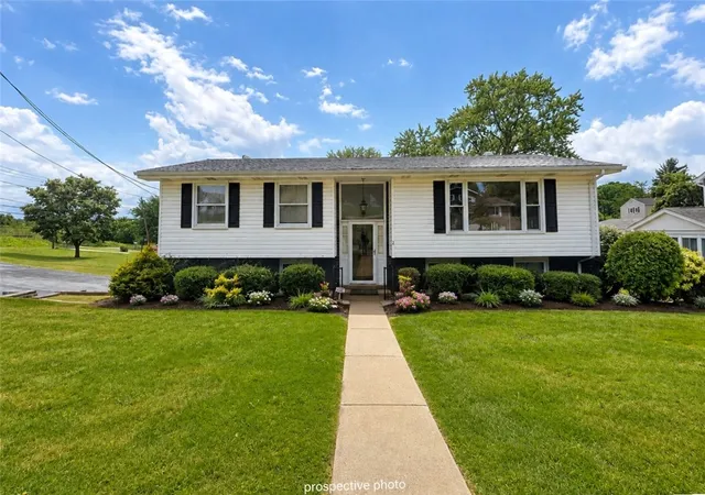 Photo 2 of Single family home for sale at 2 Meadow Dr, City Of Greensburg, PA 15601 | MLS# 1772863 | Listing updated on 2026-09-19