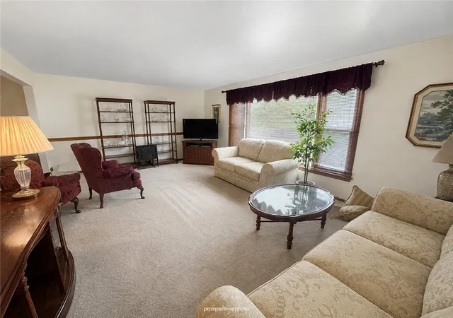 Photo 3 of Single family home for sale at 2 Meadow Dr, City Of Greensburg, PA 15601 | MLS# 1772863 | Listing updated on 2026-09-19