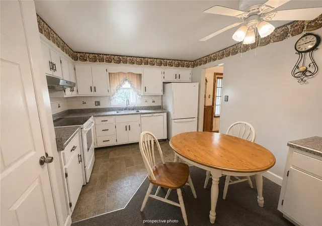 Photo 4 of Single family home for sale at 2 Meadow Dr, City Of Greensburg, PA 15601 | MLS# 1772863 | Listing updated on 2026-09-19