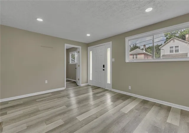 Photo 3 of Single family home for sale at 719 Grove St, Aliquippa, PA 15001 | MLS# 1772743 | Listing updated on 2026-09-04