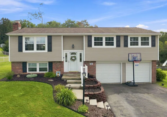 Single family home for sale at 27 Pheasant Run Dr, Penn Twp, PA 15632 | MLS# 1772872