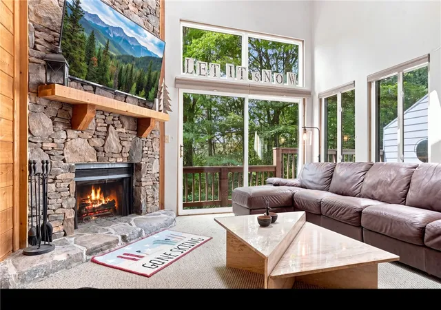 Photo 3 of Sale Pending at 1314 Westridge Dr, Hidden Valley, PA 15502 | MLS# 1772343 | Listing updated on 2026-09-21