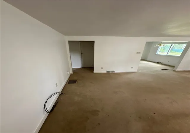 Photo 3 of Single family home for sale at 21 John St, Scott Twp, PA 15106 | MLS# 1772876 | Listing updated on 2026-09-12