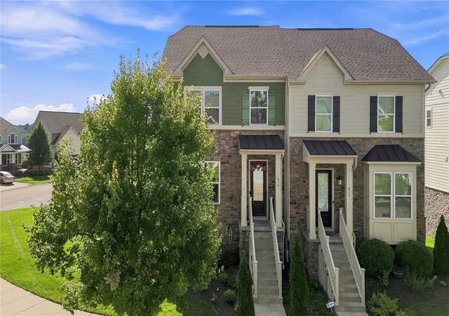 Photo 2 of Townhouse for sale at 814 Oneida Cir, Marshall, PA 16046 | MLS# 1771850 | Listing updated on 2026-09-08