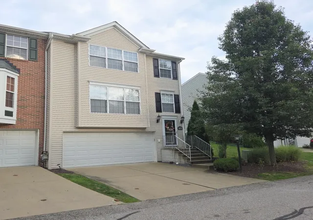 Townhouse for sale at 10552 Timber Edge Dr, McCandless, PA 15090 | MLS# 1772895