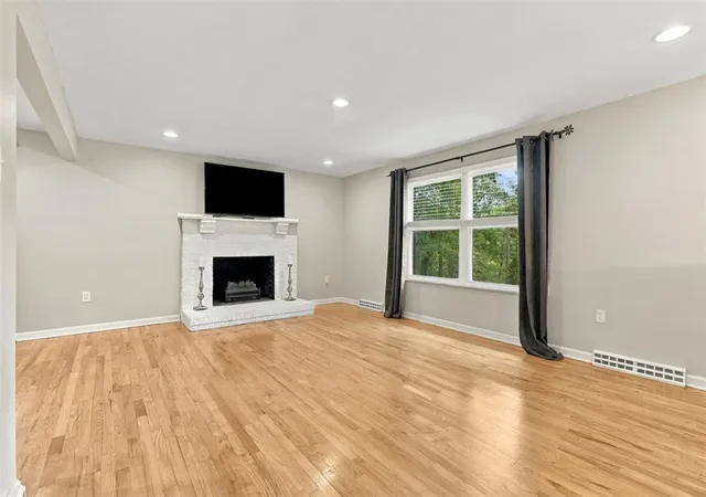 Photo 3 of Single family home for sale at 191 Buckwheat Dr, Pine Twp, PA 15044 | MLS# 1772613 | Listing updated on 2026-10-17