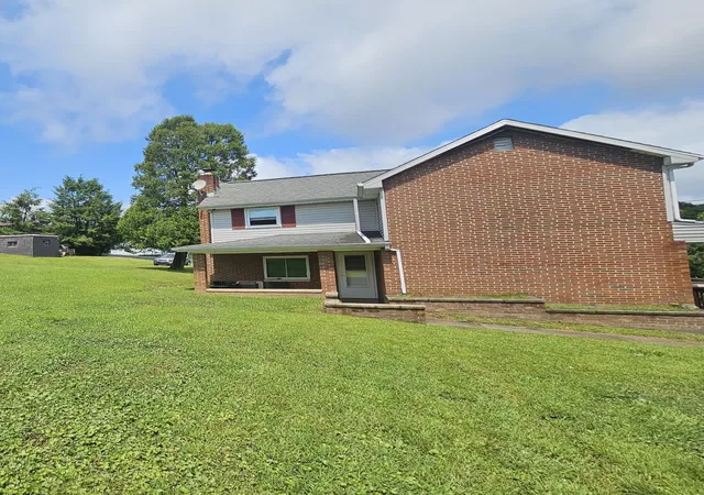 Photo 3 of Single family home for sale at 1546 North, W Leechburg, PA 15656 | MLS# 1772919 | Listing updated on 2026-09-04
