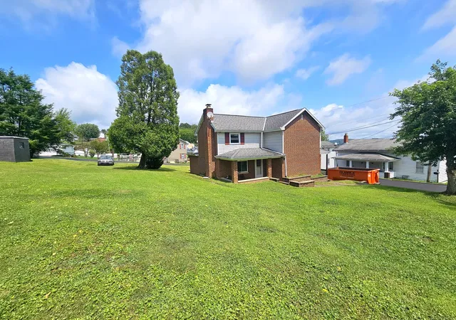 Photo 4 of Single family home for sale at 1546 North, W Leechburg, PA 15656 | MLS# 1772919 | Listing updated on 2026-09-04