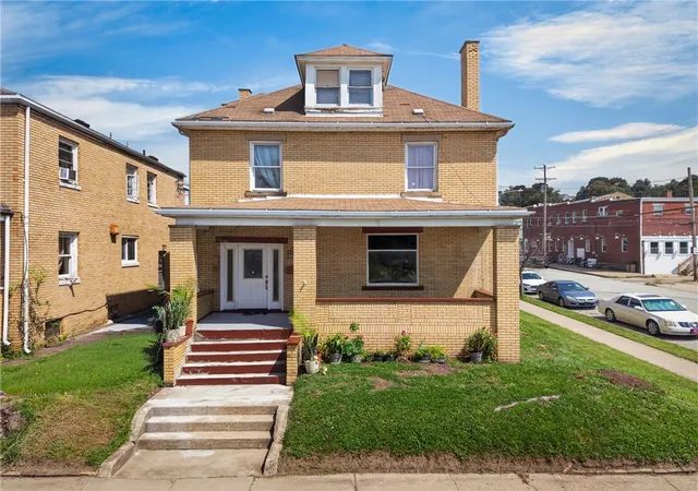 Photo 1 of Single family home for sale at 400 Park Rd, Ambridge, PA 15003 | MLS# 1772904 | Listing updated on 2026-09-23