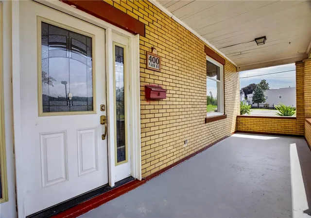 Photo 3 of Single family home for sale at 400 Park Rd, Ambridge, PA 15003 | MLS# 1772904 | Listing updated on 2026-09-23