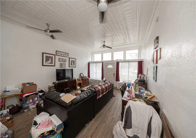 Photo 3 of House for sale at 420 5th Avenue, Moon/crescent Twp, PA 15108 | MLS# 1772814 | Listing updated on 2026-09-08