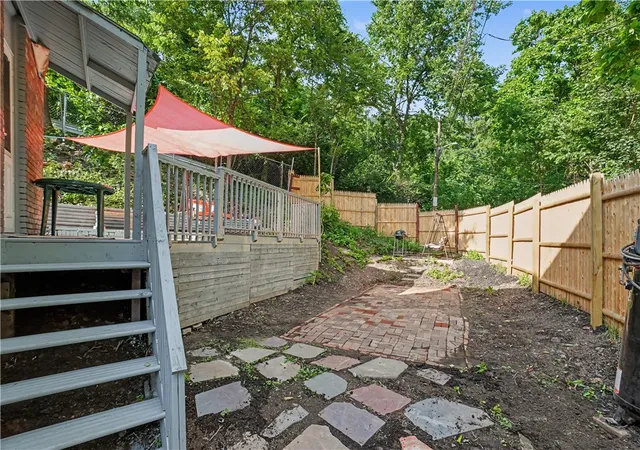 Photo 16 of Single family home for sale at 8 Marne Way, Mt Washington, PA 15211 | MLS# 1772925 | Listing updated on 2026-09-03