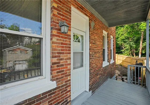 Photo 2 of Single family home for sale at 8 Marne Way, Mt Washington, PA 15211 | MLS# 1772925 | Listing updated on 2026-09-03