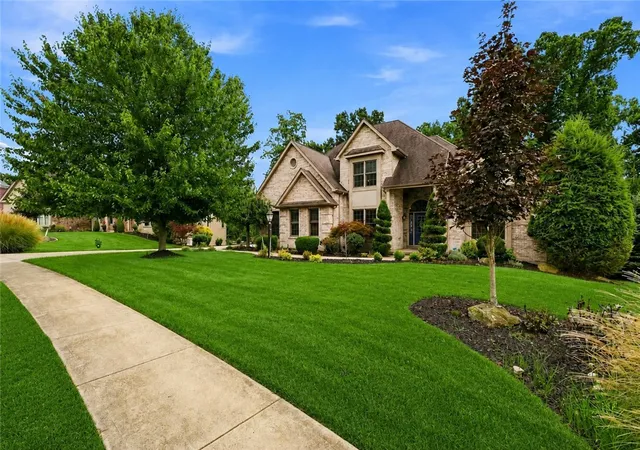Photo 1 of Single family home for sale at 4819 Stonebridge Dr, Hampton, PA 15044 | MLS# 1772635 | Listing updated on 2026-09-03