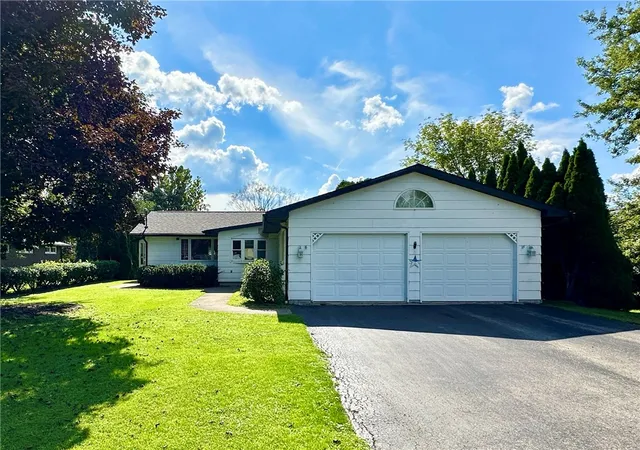 Photo 1 of Single family home for sale at 625 Rich Dr, Hickory Twp, PA 16101 | MLS# 1772883 | Listing updated on 2026-09-04