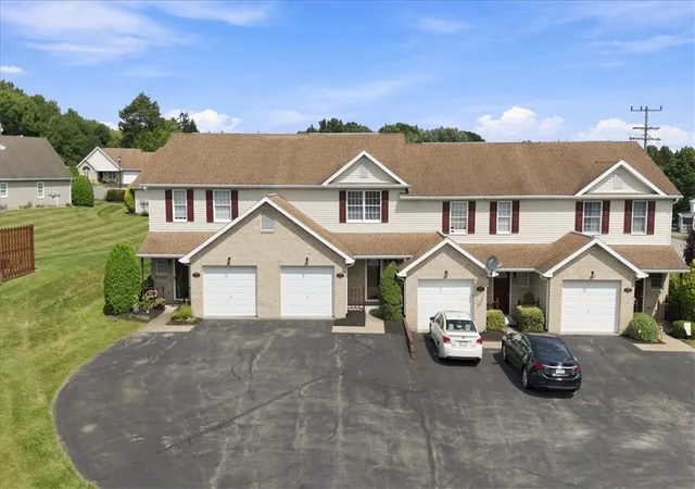 Photo 2 of Townhouse for sale at 204 Stoneridge Blvd, Twp Of But Nw, PA 16001 | MLS# 1772926 | Listing updated on 2026-09-13